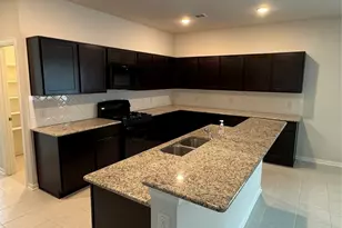 13301 Villa Sola Dr, La Marque, TX 77568 - Photo 3