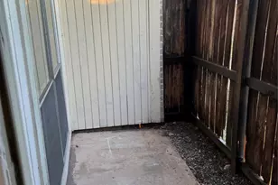 3900 Woodchase Dr, Houston, TX 77042 - Photo 11