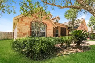 5705 Emerald Brook Ln, League City, TX 77573 - Photo 3