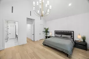 209 W 10th 1/2 St, Houston, TX 77008 - Photo 13