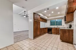 508 E Castle Harbour Dr, Friendswood, TX 77546 - Photo 13