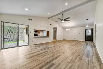 508 E Castle Harbour Drive, Friendswood, TX 77546 - Photo 7