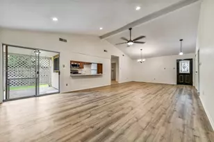 508 E Castle Harbour Dr, Friendswood, TX 77546 - Photo 7