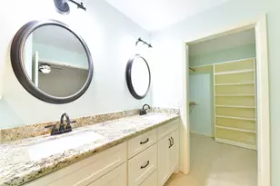 508 E Castle Harbour Dr, Friendswood, TX 77546 - Photo 19