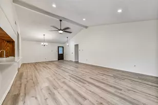 508 E Castle Harbour Dr, Friendswood, TX 77546 - Photo 5