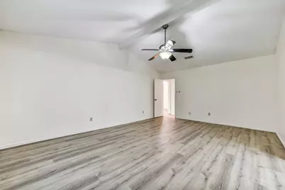 508 E Castle Harbour Drive, Friendswood, TX 77546 - Photo 17