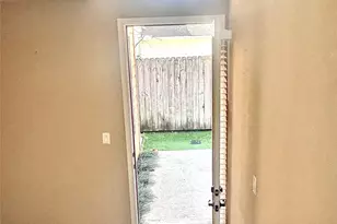 1049 W 22nd St, Houston, TX 77008 - Photo 27