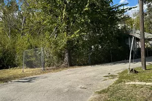 21 Taylor Ct, Houston, TX 77020 - Photo 9