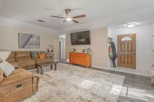 2203 Shannon Dr, Huntsville, TX 77320 - Photo 5