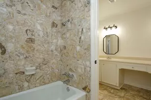 8006 Albin Ln, Houston, TX 77071 - Photo 41
