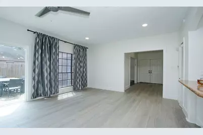 8006 Albin Lane, Houston, TX 77071 - Photo 15