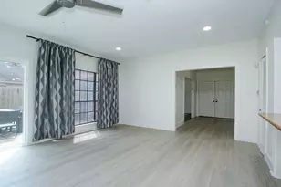 8006 Albin Ln, Houston, TX 77071 - Photo 15