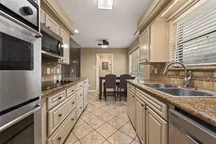 9854 Sagebark Dr, Houston, TX 77089 - Photo 15