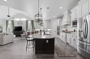 6015 Henry Hamlet Dr, Conroe, TX 77304 - Photo 17