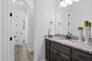 6015 Henry Hamlet Dr, Conroe, TX 77304 - Photo 13