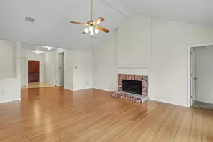 2004 Aberdeen Dr, League City, TX 77573 - Photo 5
