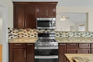 2004 Aberdeen Dr, League City, TX 77573 - Photo 11