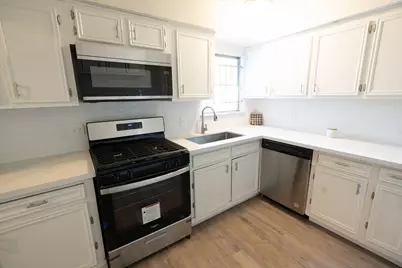 5631 Westover Street, Houston, TX 77033 - Photo 7