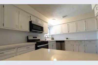 5631 Westover Street, Houston, TX 77033 - Photo 9