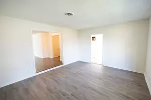 5631 Westover St, Houston, TX 77033 - Photo 5