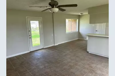 306 Tennyson Street, San Leon, TX 77539 - Photo 3