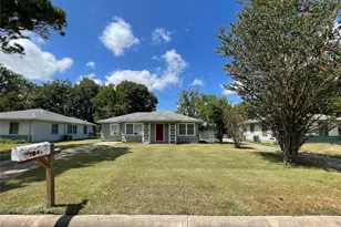 1241 Chevy Chase St, Angleton, TX 77515 - Photo 1