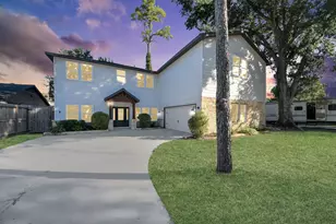 10038 Westview Dr, Houston, TX 77055 - Photo 1