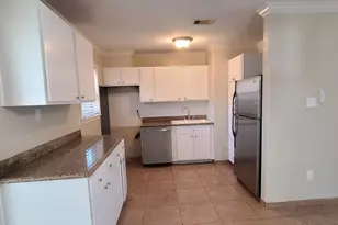 2034 Western Village Ln, Houston, TX 77043 - Photo 5