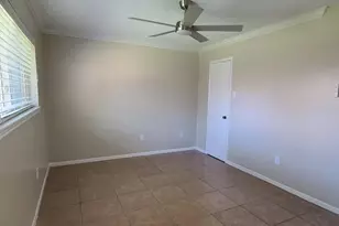 2034 Western Village Ln, Houston, TX 77043 - Photo 17
