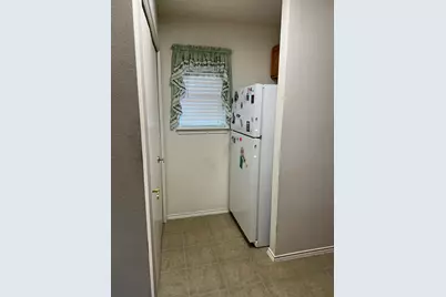 833 E Camp Street, La Grange, TX 78945 - Photo 15