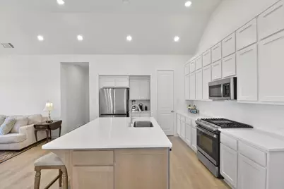 11915 S Pavillion Drive, Mont Belvieu, TX 77523 - Photo 11