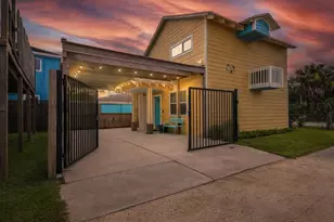 1315 40th St, Galveston, TX 77550 - Photo 1