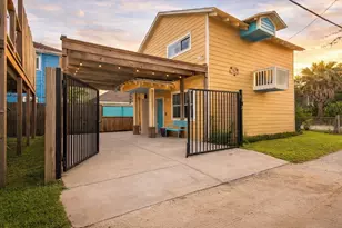 1315 40th St, Galveston, TX 77550 - Photo 3