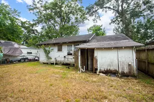 1720 W Sidnor St, Alvin, TX 77511 - Photo 21