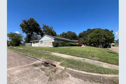 13026 Glenwyck Street, Houston, TX 77045 - Photo 3