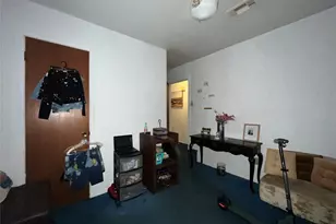 13026 Glenwyck St, Houston, TX 77045 - Photo 21