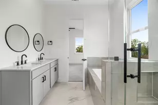 947 Green Meadow St, Houston, TX 77091 - Photo 13