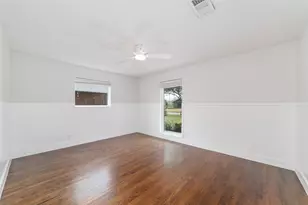 10206 Oak Point Dr, Houston, TX 77043 - Photo 23