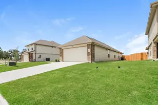 416 Brushback Dr, Huntsville, TX 77320 - Photo 1