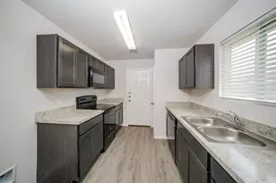 416 Brushback Dr, Huntsville, TX 77320 - Photo 5