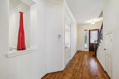 3203 Holly Path Drive, Houston, TX 77042 - Photo 9