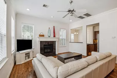 3203 Holly Path Drive, Houston, TX 77042 - Photo 15