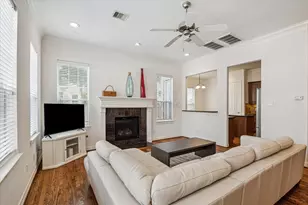 3203 Holly Path Dr, Houston, TX 77042 - Photo 15