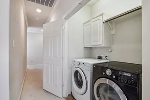 3203 Holly Path Dr, Houston, TX 77042 - Photo 41