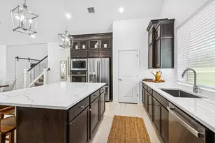 901 Kingwood Dr, League City, TX 77573 - Photo 9