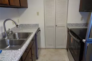 9433 Pagewood Ln, Houston, TX 77063 - Photo 7