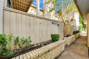 9433 Pagewood Ln, Houston, TX 77063 - Photo 33