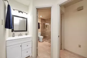 9433 Pagewood Ln, Houston, TX 77063 - Photo 17