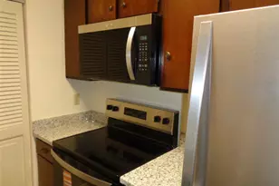 9433 Pagewood Ln, Houston, TX 77063 - Photo 9