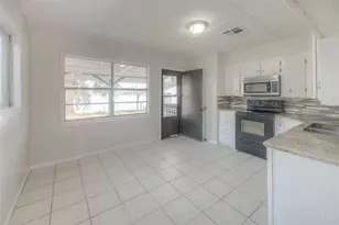 1606 E Taylor Lake Cir, Livingston, TX 77351 - Photo 13